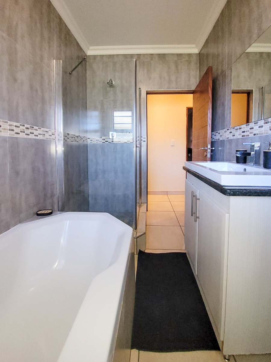 3 Bedroom Property for Sale in Grimbeeck Park North West